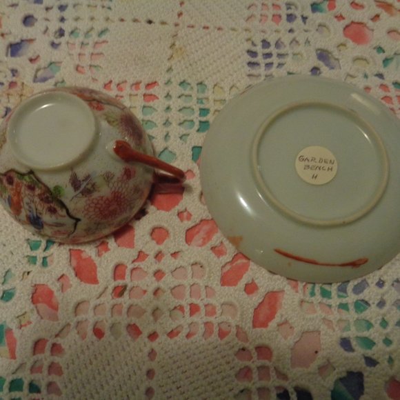 VINTAGE ASIAN PAINTED PORCELAIN CUP & SAUCER - Picture 3 of 8